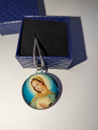 Picture of Medallion with chain / Silver