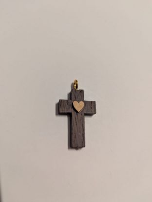 Picture of The heart on the brown cross