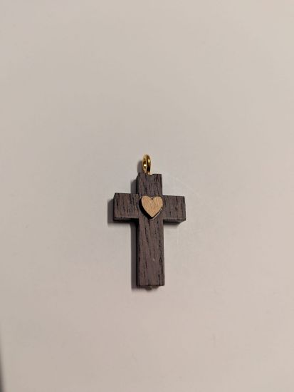 Picture of The heart on the brown cross